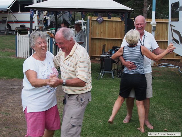 ...more people joining in...