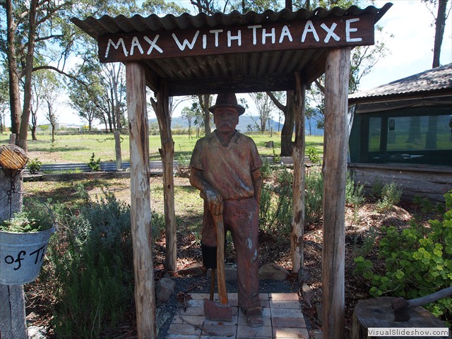 ...Max with tha axe - no foot!